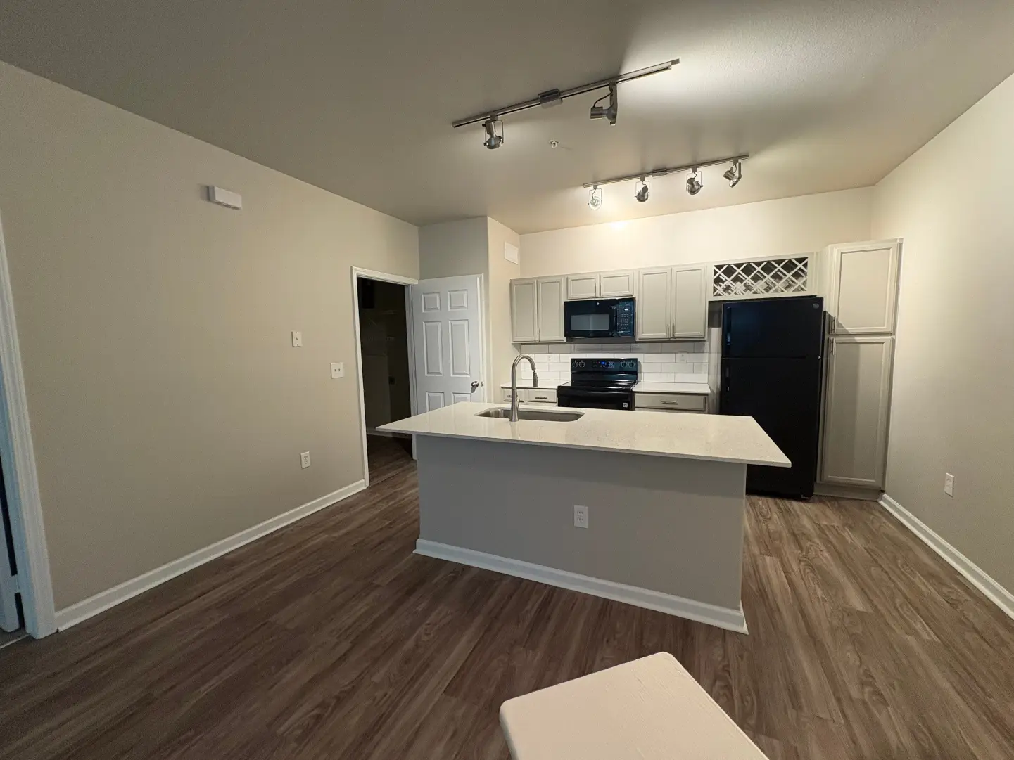 Spotless apartment kitchen ready for new tenant move-in Huntsville AL