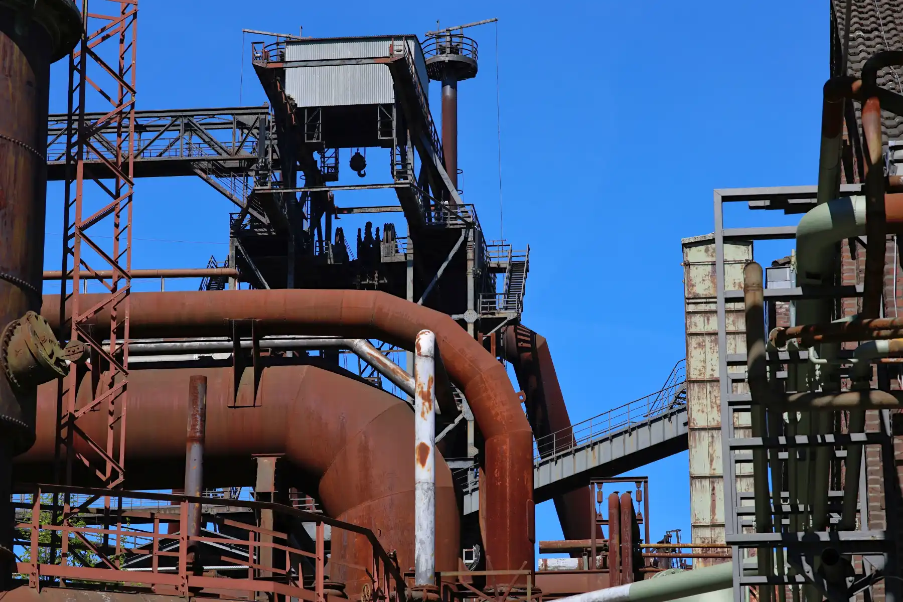 Working industrial factory in Huntsville, AL kept clean by Mid City Commercial Cleaning